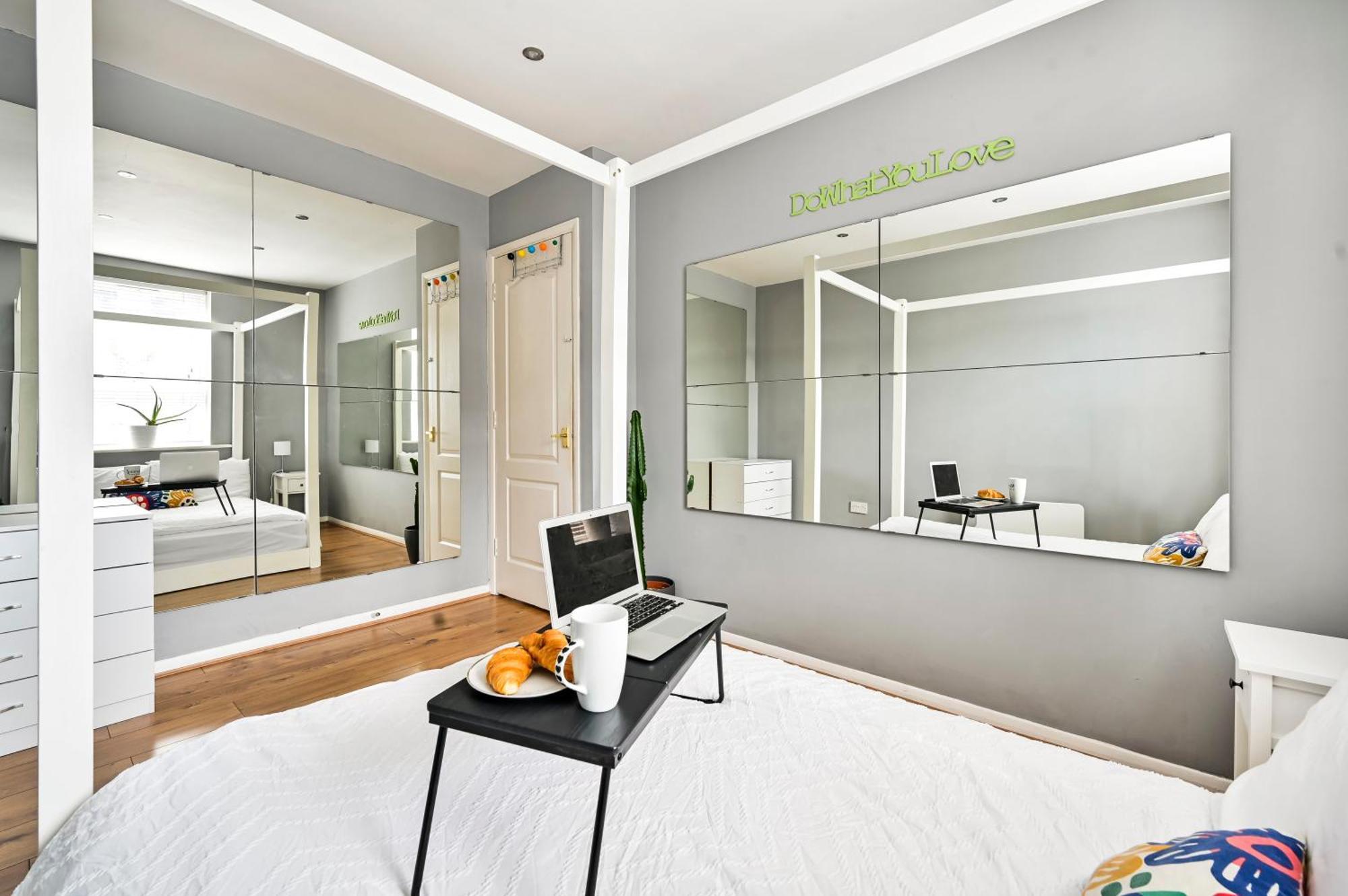 Cosy 1-Bed E15, Sleeps 4, 1 Min From Tube Station Near O2 Arena Apartment Londra Exterior foto