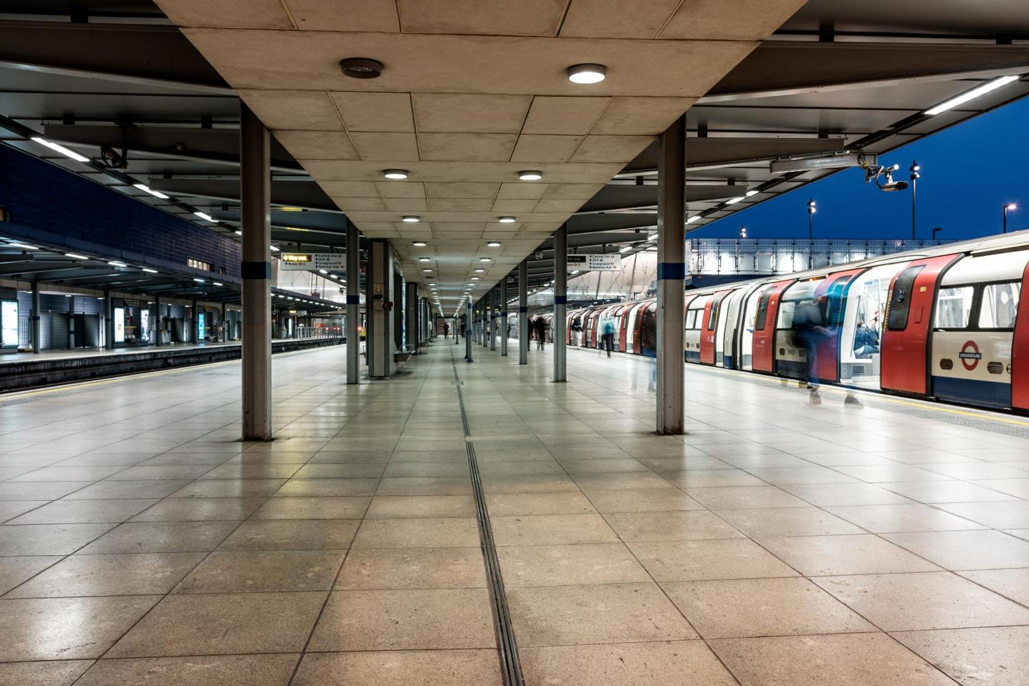 Cosy 1-Bed E15, Sleeps 4, 1 Min From Tube Station Near O2 Arena Apartment Londra Exterior foto